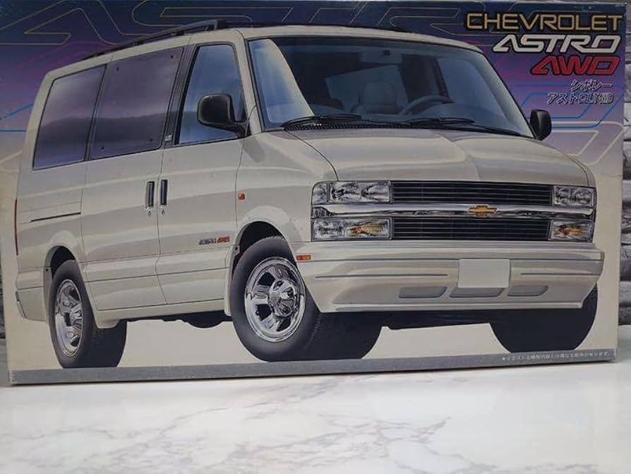 Amazon | 1/24シボレー アストロLT4WD プラモデル 模型
